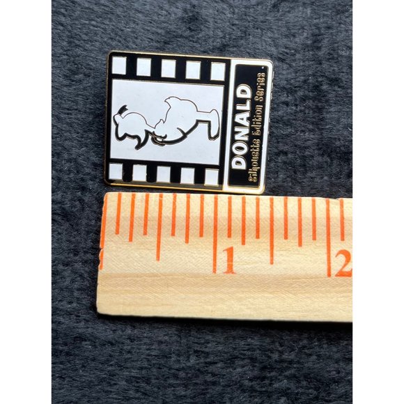 Donald Duck A Silhouette Edition Series Pin Tokyo Disney Land - Picture 3 of 4